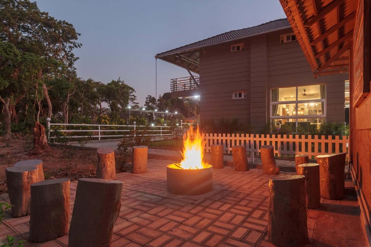 Coffee & Mist Luxury Villa- Comp Breakfast, Pool, Lounge, And Coffee Estate By Stayvista Madikeri Esterno foto